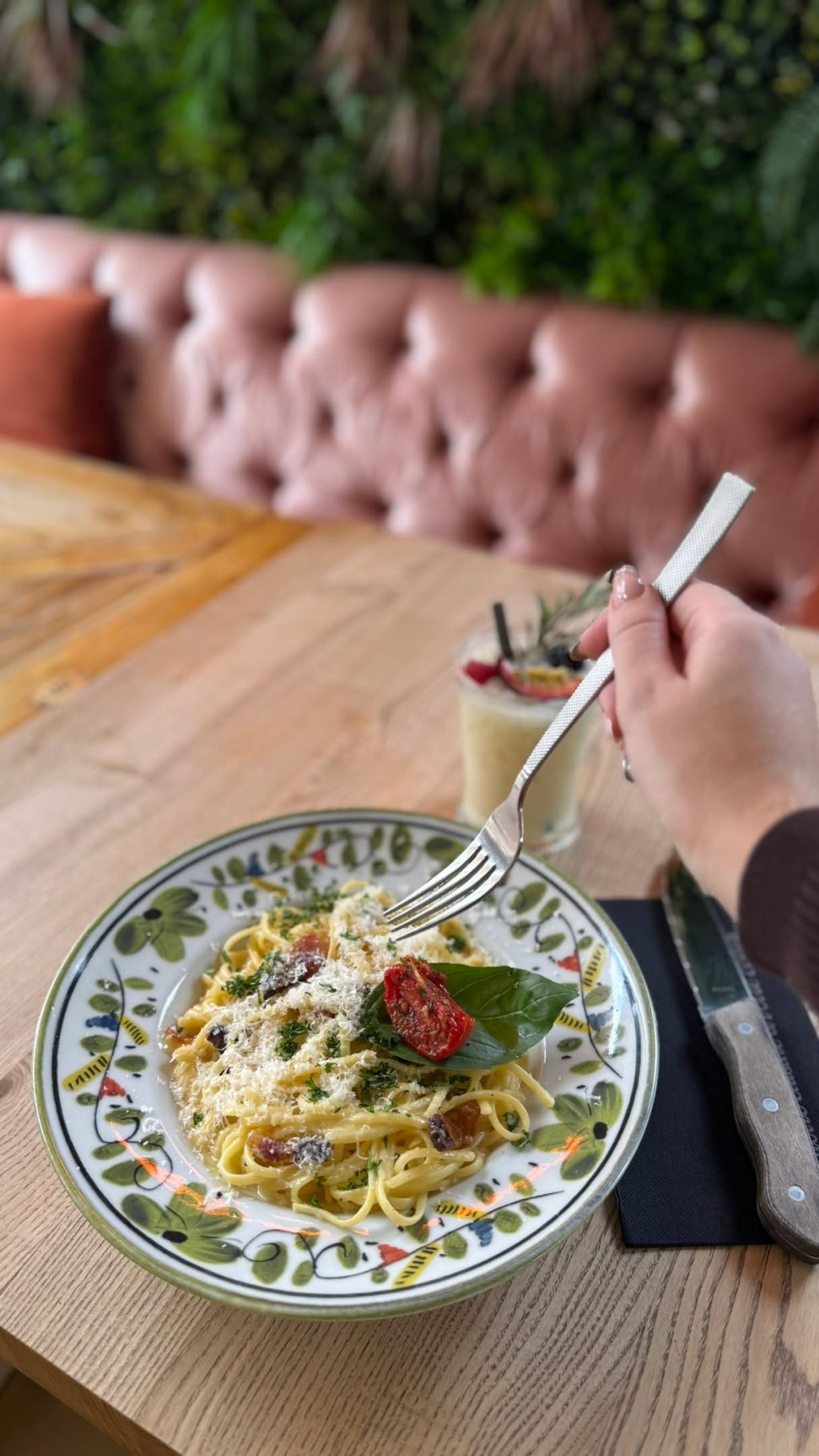 Instagram post from les_moulins_bleus. This post is in position 0.