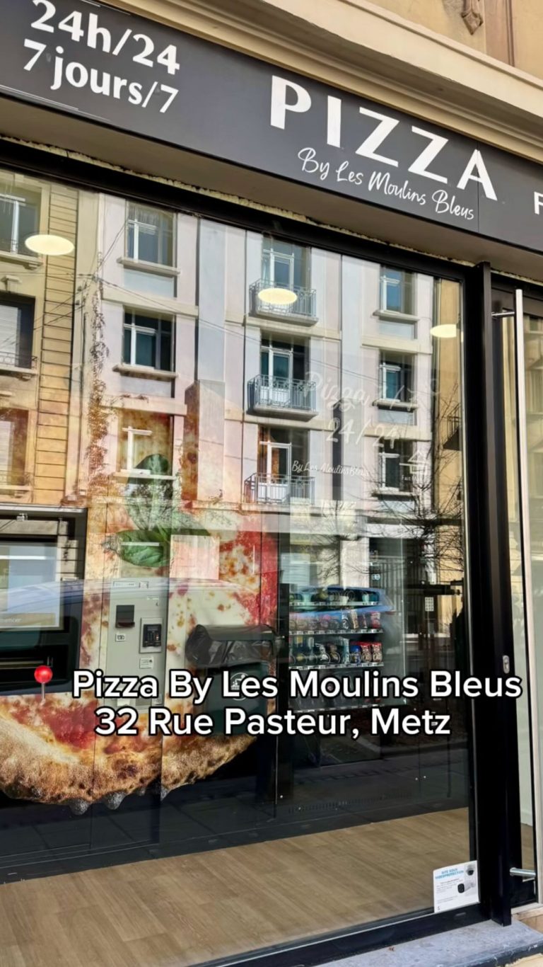 Instagram post from les_moulins_bleus. This post is in position 2.
