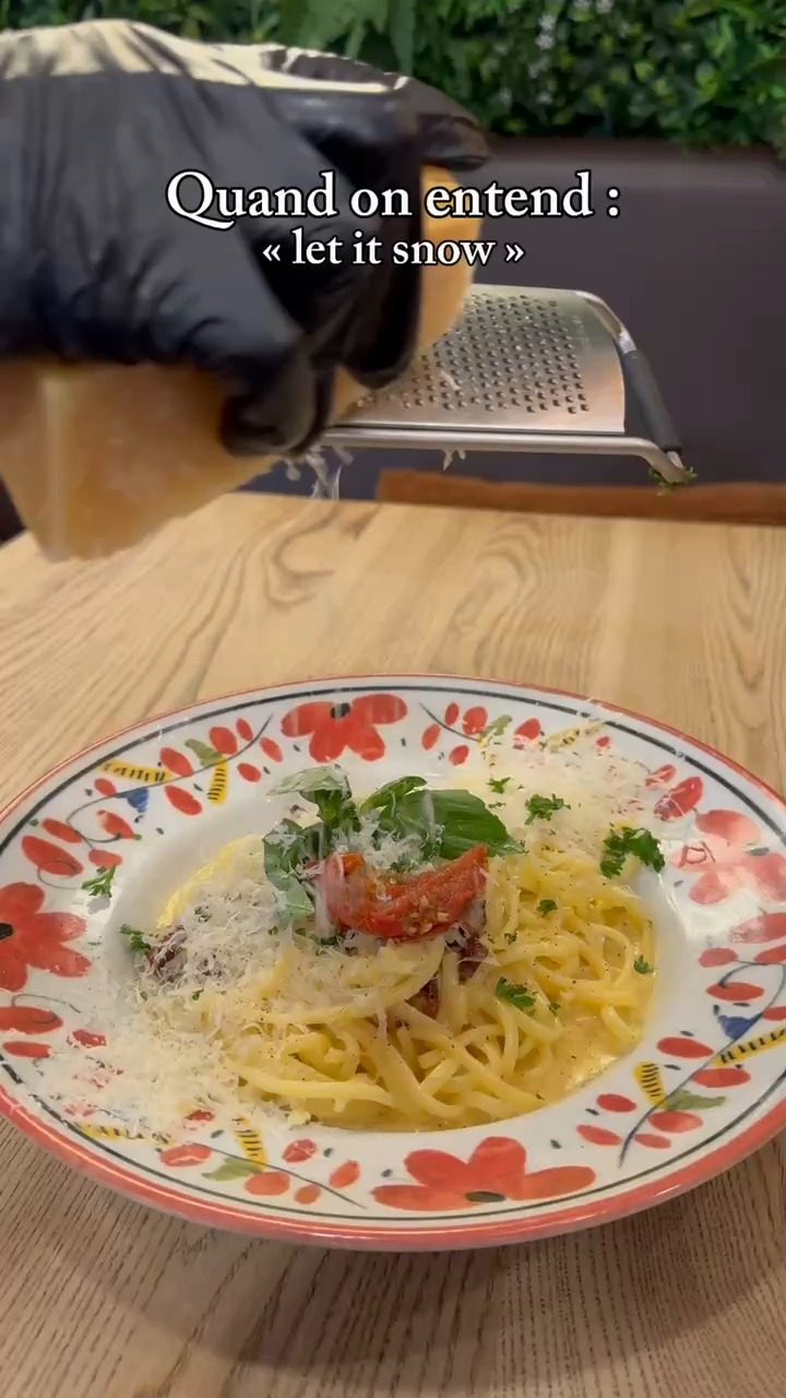 Instagram post from les_moulins_bleus. This post is in position 4.