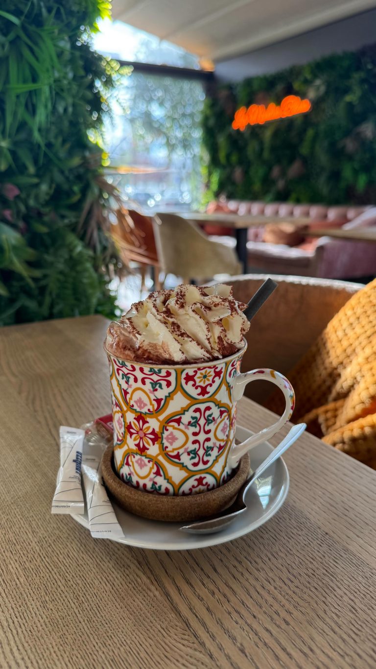 Instagram post from les_moulins_bleus. This post is in position 7.