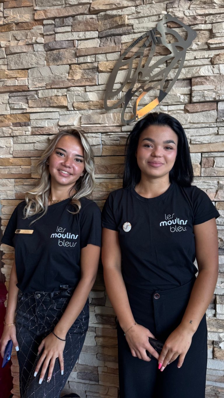 Instagram post from les_moulins_bleus. This post is in position 2.