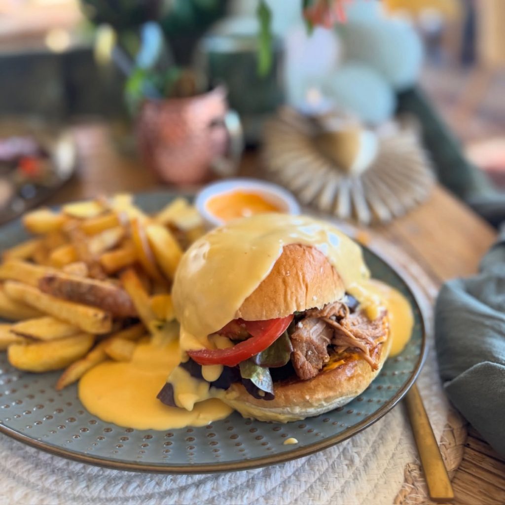 Instagram post from les_moulins_bleus. This post is in position 0.