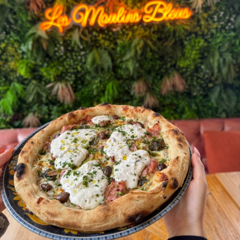 Instagram post from les_moulins_bleus. This post is in position 1.