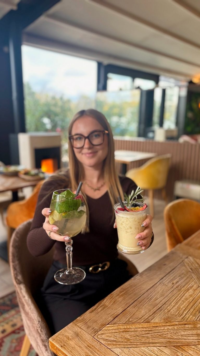 Instagram post from les_moulins_bleus. This post is in position 12.