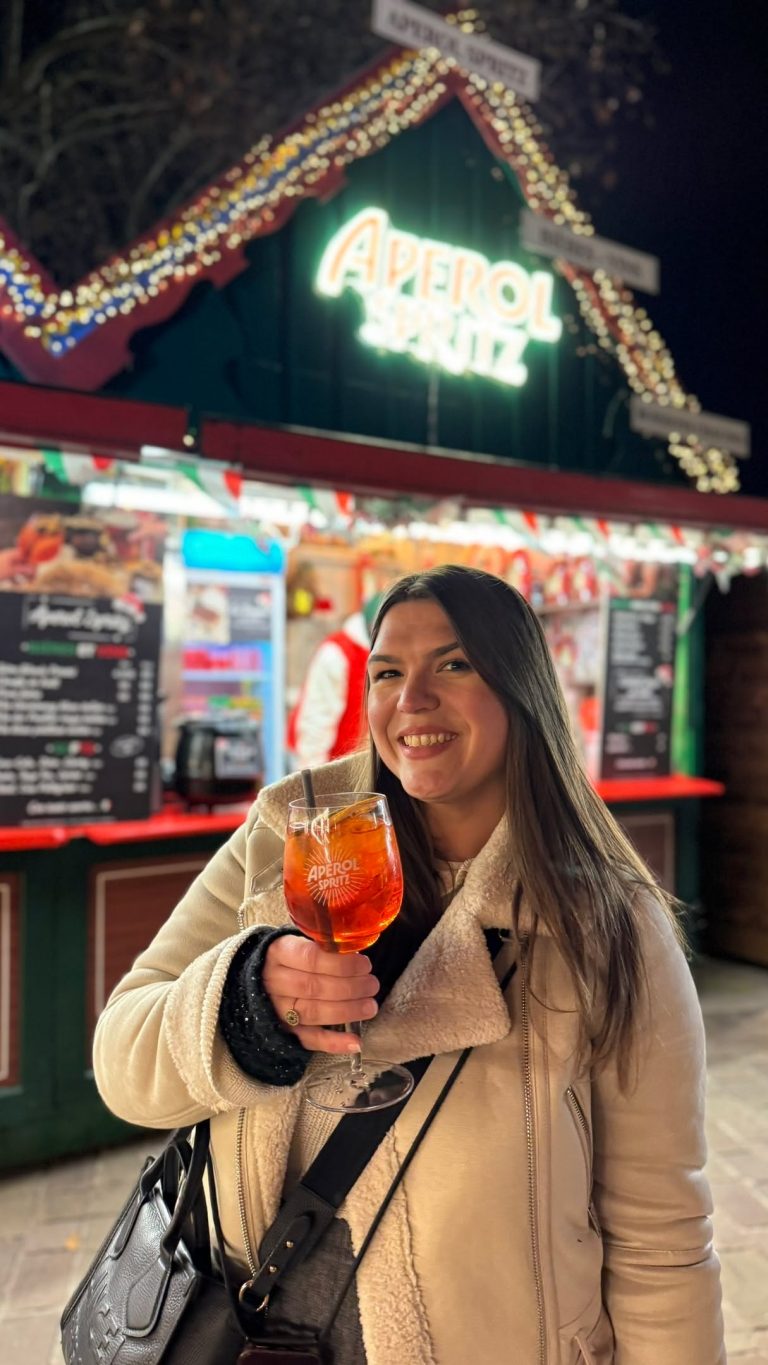 Instagram post from les_moulins_bleus. This post is in position 1.